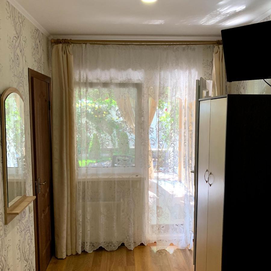 Guest House Santin Chornomorsk Ngoại thất bức ảnh