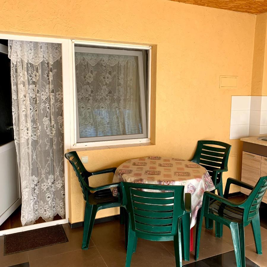 Guest House Santin Chornomorsk Ngoại thất bức ảnh