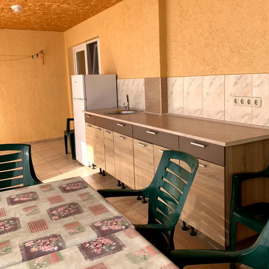 Guest House Santin Chornomorsk Ngoại thất bức ảnh