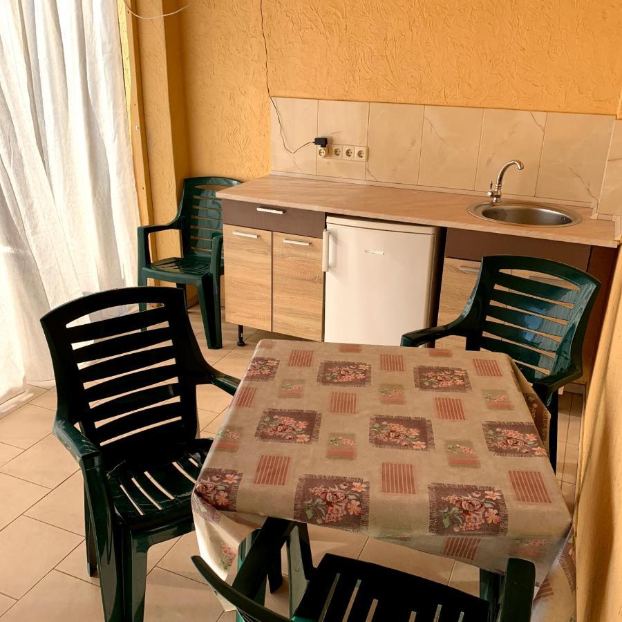 Guest House Santin Chornomorsk Ngoại thất bức ảnh