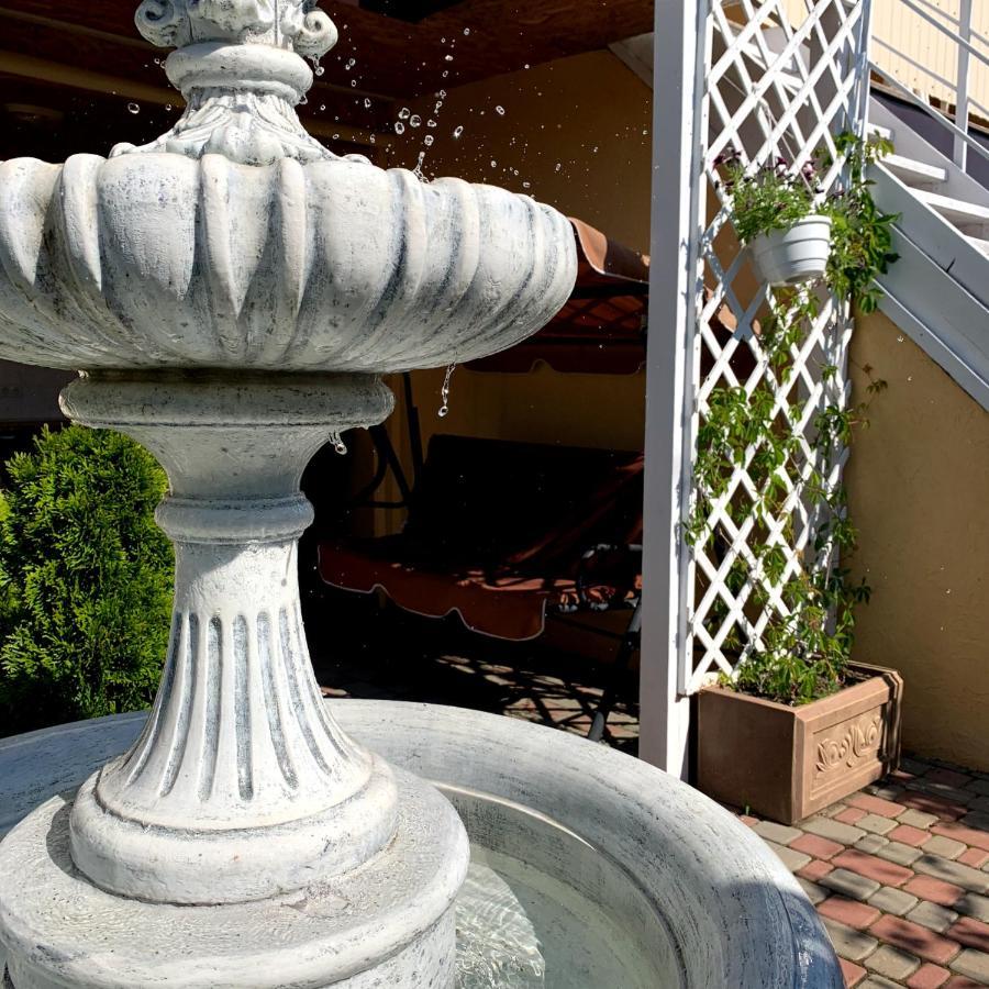 Guest House Santin Chornomorsk Ngoại thất bức ảnh