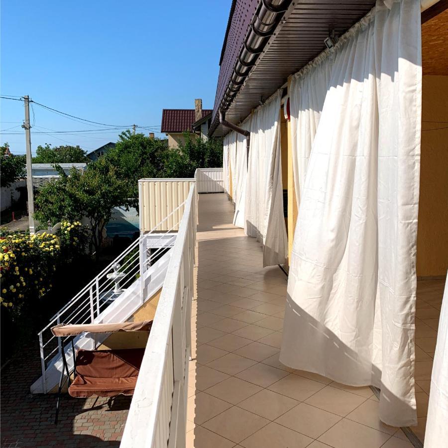 Guest House Santin Chornomorsk Ngoại thất bức ảnh
