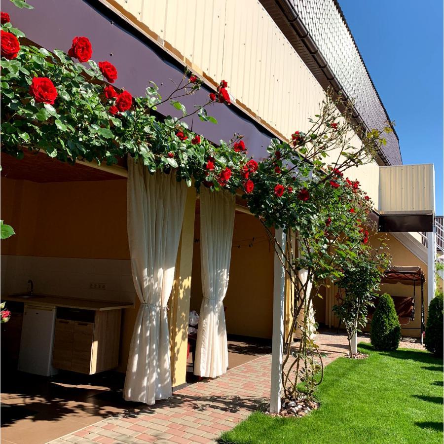 Guest House Santin Chornomorsk Ngoại thất bức ảnh