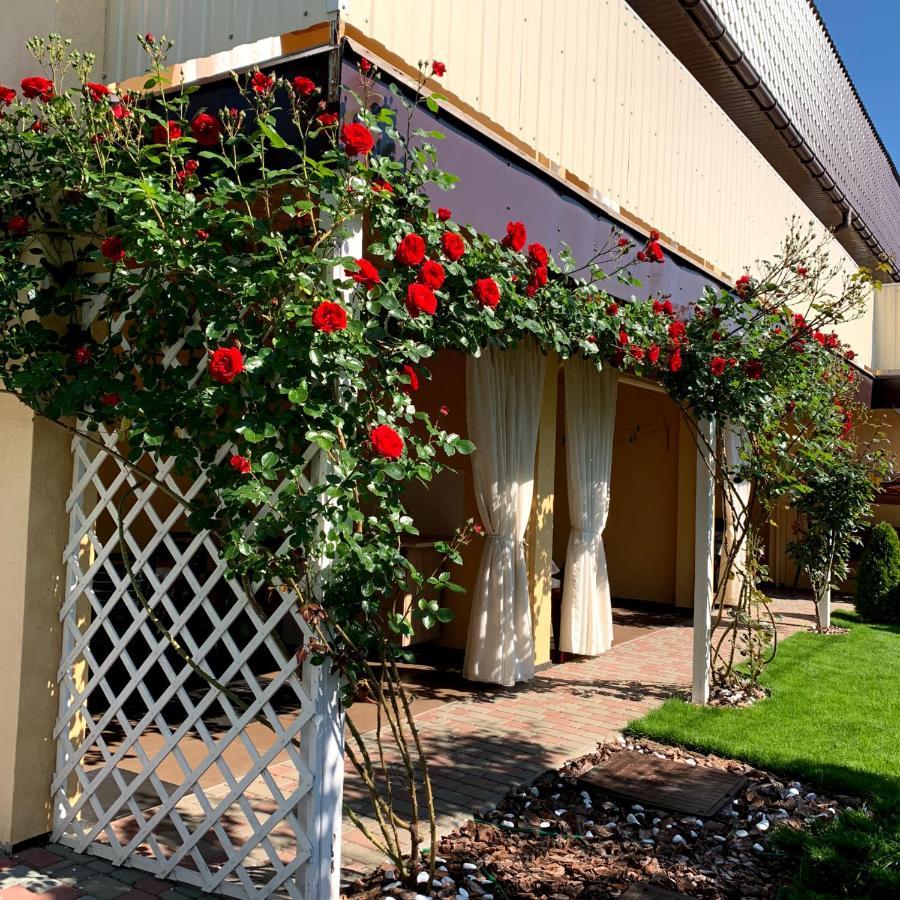 Guest House Santin Chornomorsk Ngoại thất bức ảnh