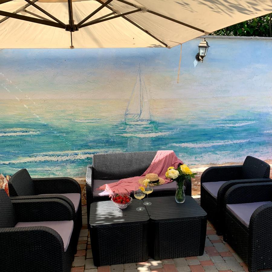Guest House Santin Chornomorsk Ngoại thất bức ảnh